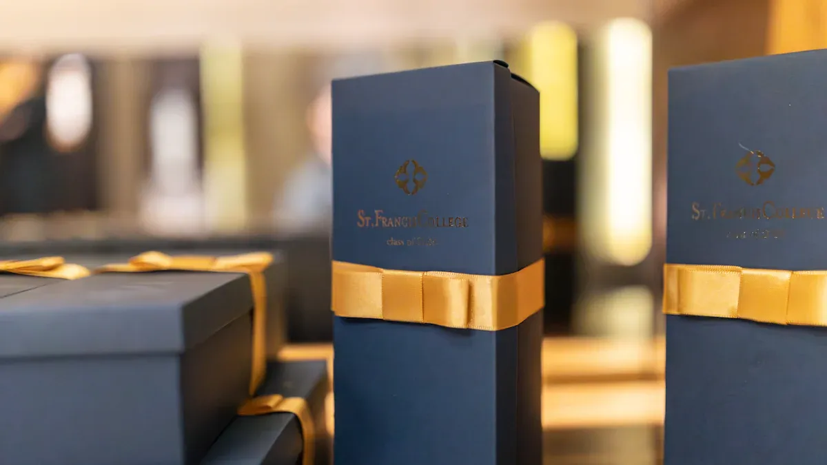 HOW PACKAGING PROTECTS DISPLAYS