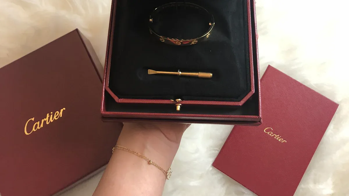 ADVANCED LUXURY JEWELRY PACKAGING FOR 2025