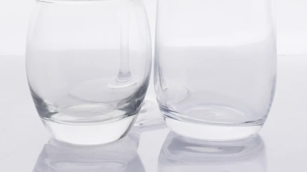 Acrylic vs Plastic: Superior Clarity and Appeal