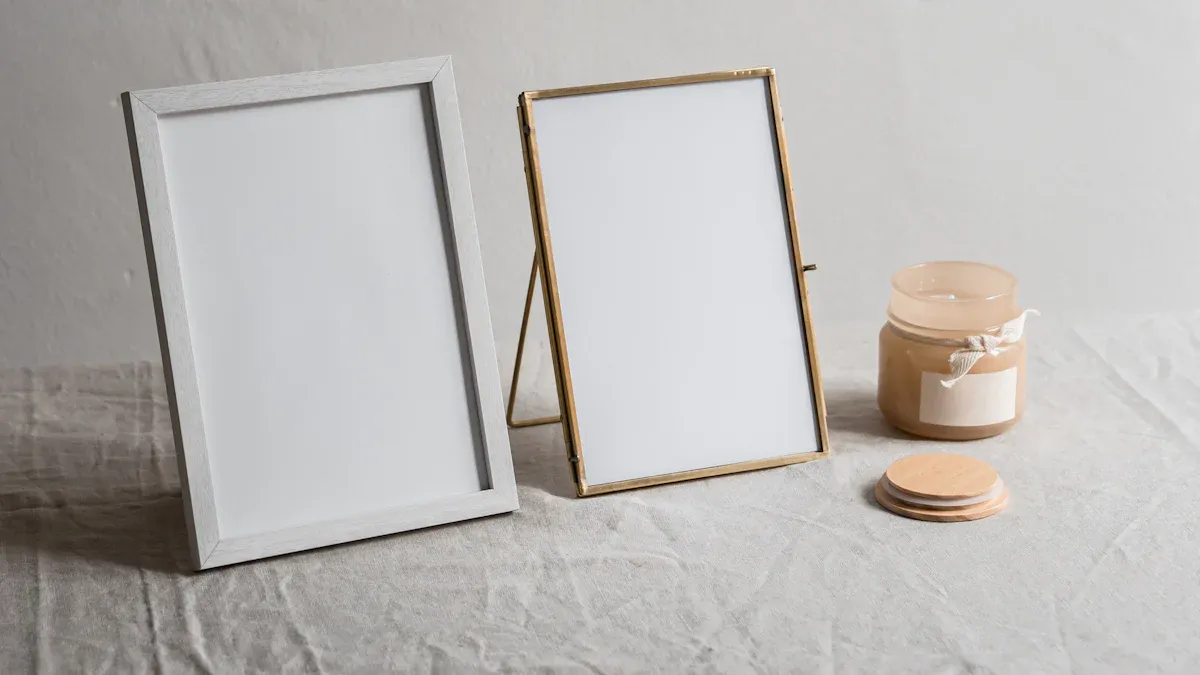 Advantages of an Acrylic Frame